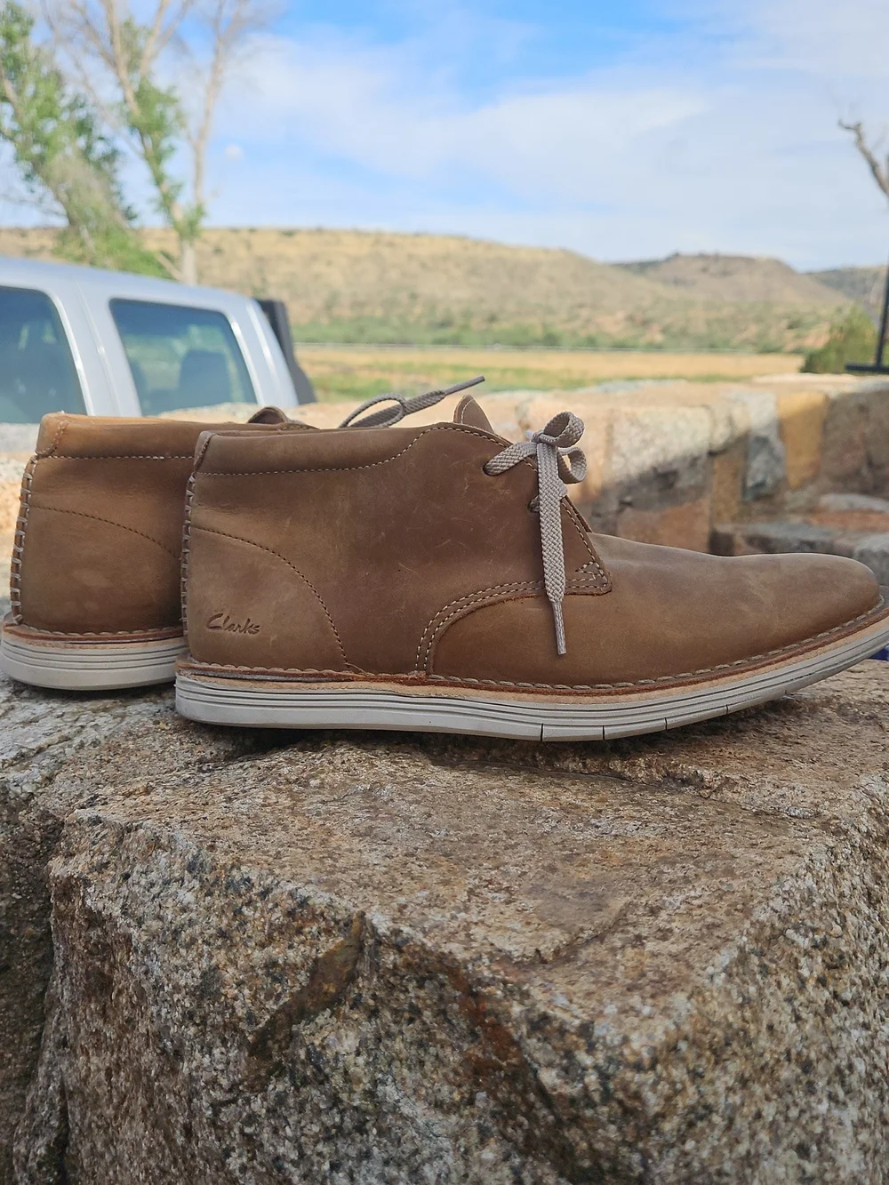 CLARKS Men's Brown Chukka Boots - Casual Leather Lace-Up